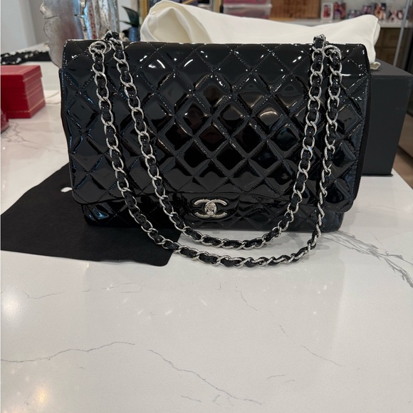 CHANEL Pearl and Silver Earrings - Picture 17 of 17